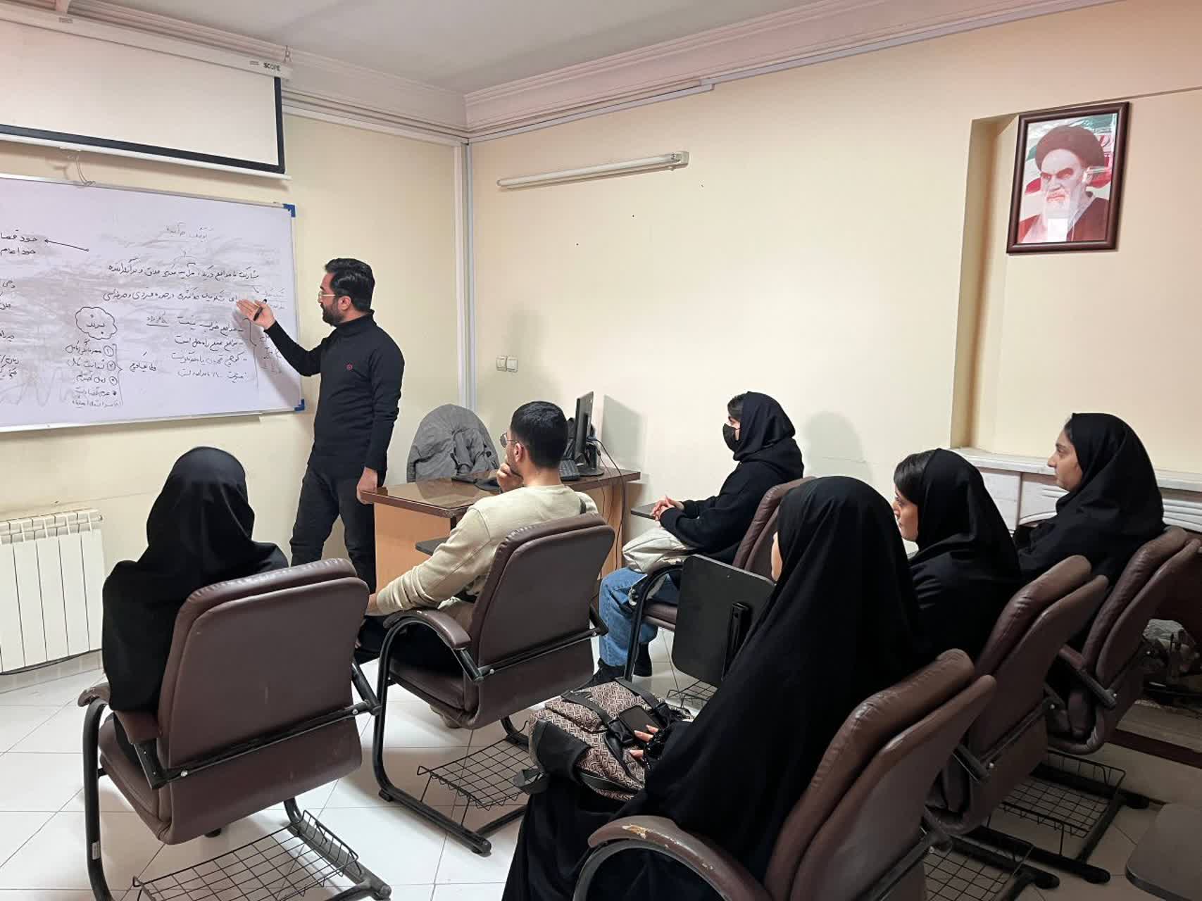 «برگزاری اولین دوه فنی حرفه ای  دانشوران عطار با عنوان کوچینگ (رهیاری) پایه»